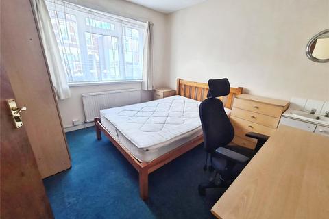 4 bedroom terraced house to rent, Lodge Road, Hampshire SO14