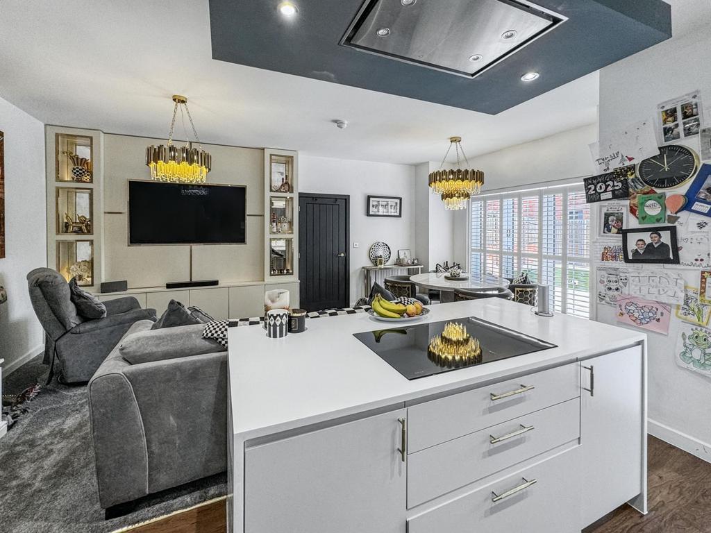 Open Plan Kitchen / Diner / Lounge Area
