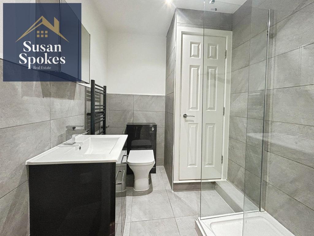 Pbox-bathroom-331944.jpg