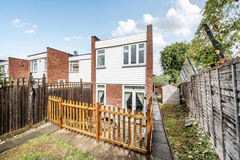 10 Lambscroft Avenue, London, SE9 4NZ