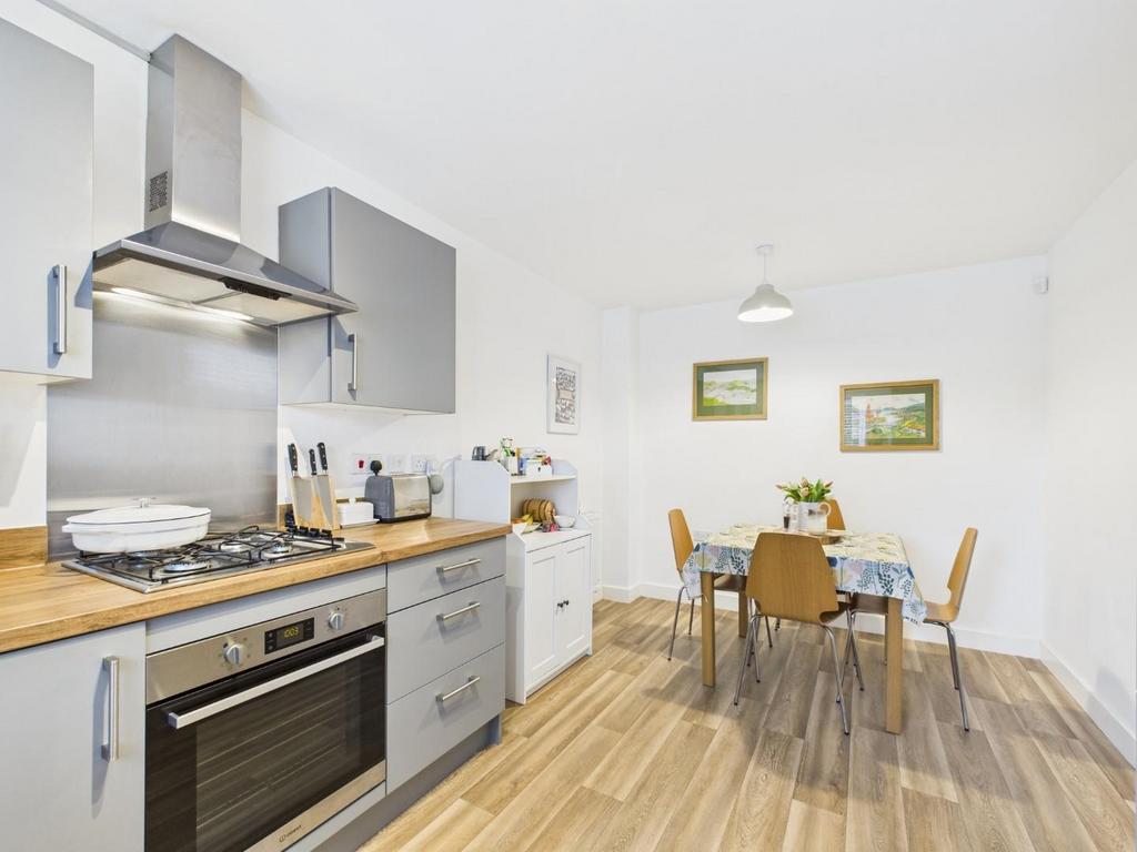 Kitchen/Dining Area