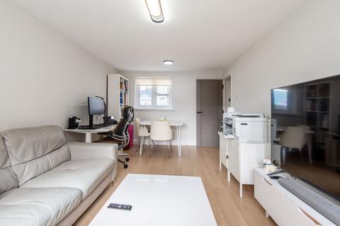15 Carolina Close, London, E15 1JR