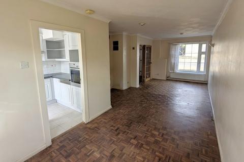 3 bedroom end of terrace house to rent, Mount Hermon Road, Woking GU22