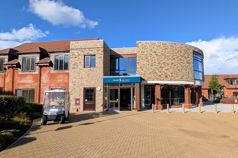 FRIARY MEADOW, TITCHFIELD . GUIDE PRICE £325,000-£350,000