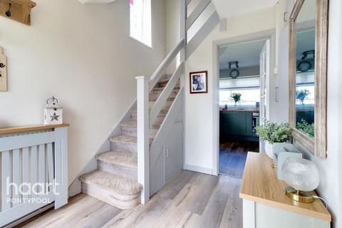 3 bedroom semi-detached house for sale, Brynhyfryd Close, Little Mill