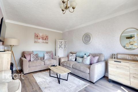 undefined, Brynhyfryd Close, Little Mill