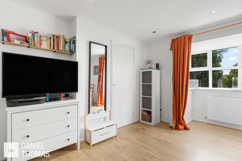 116 Osprey Road, Waltham Abbey, EN9 3TY
