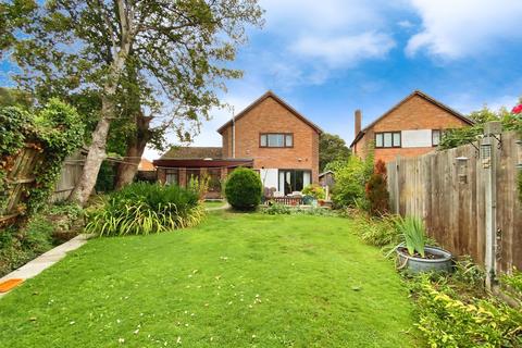 3 bedroom detached house for sale, Queensway, Banbury OX16