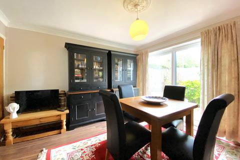 3 bedroom detached house for sale, Queensway, Banbury OX16