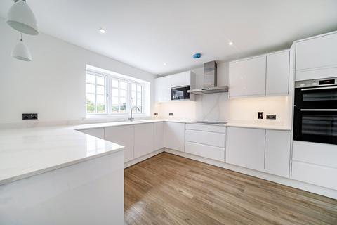 undefined, Solstrand Mews, Bagshot GU19