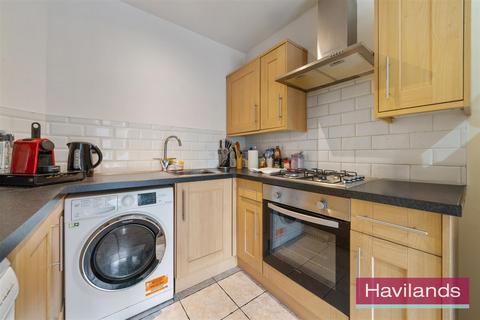 2 bedroom flat for sale, Park Road, Southgate, London