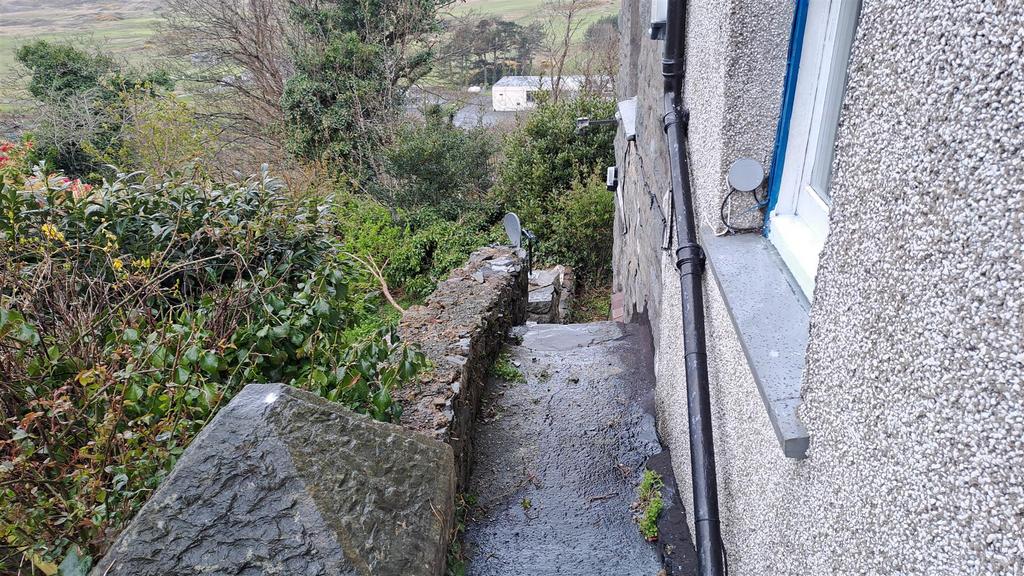Outside stairs not castle side20230414 140904.jpg