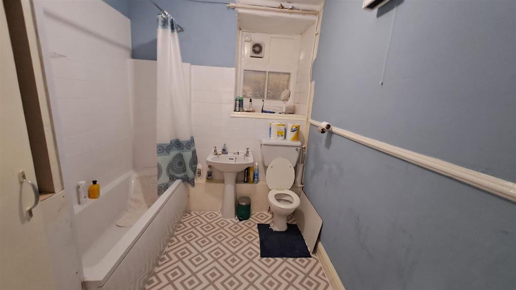 Bathroom fan heater 20230414 135839.jpg