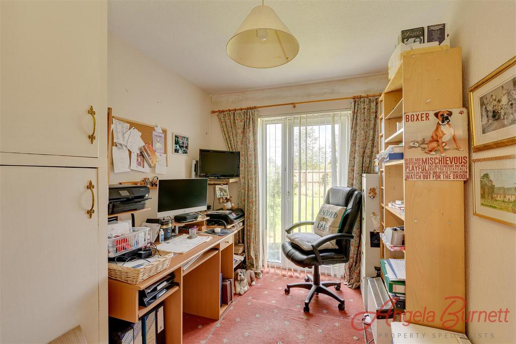 Bedroom 3/study