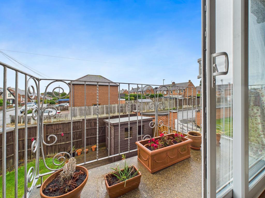 Balcony off Lounge