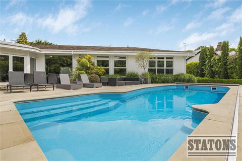 undefined, Totteridge Green, London, N20