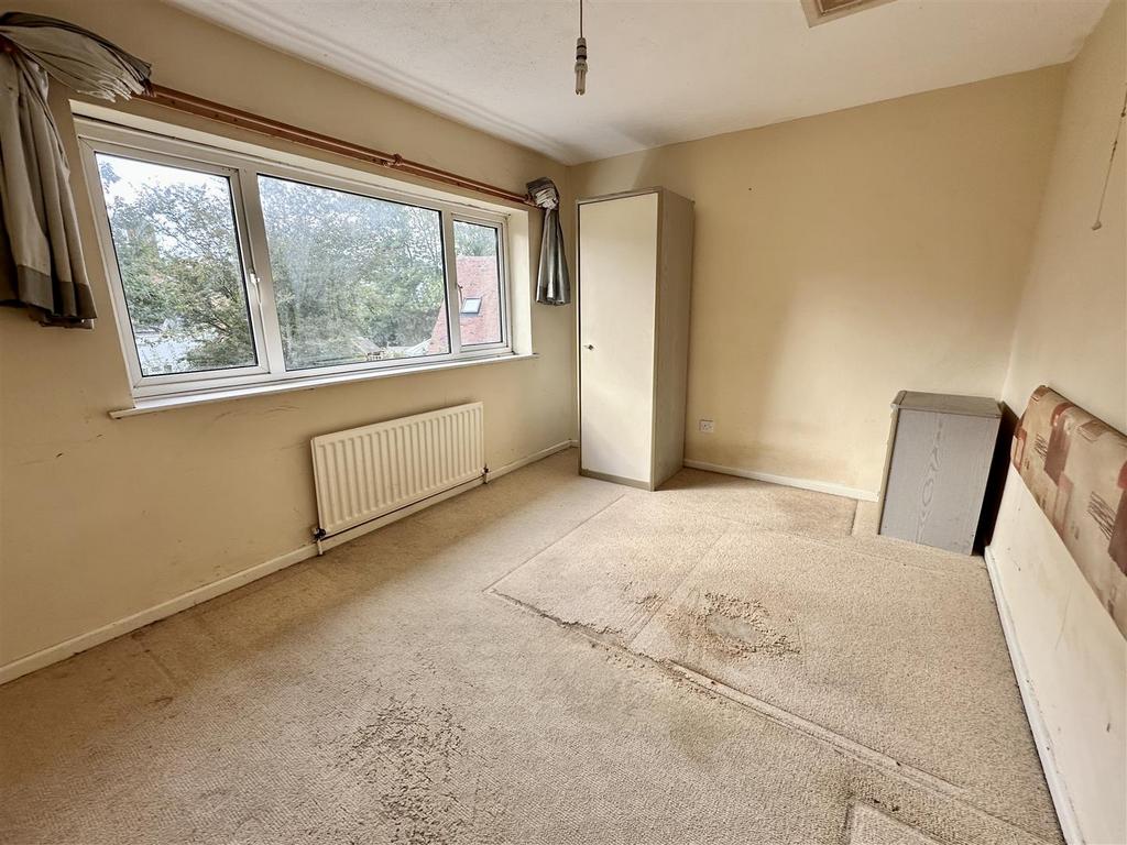 Bedroom 2 (to rear)