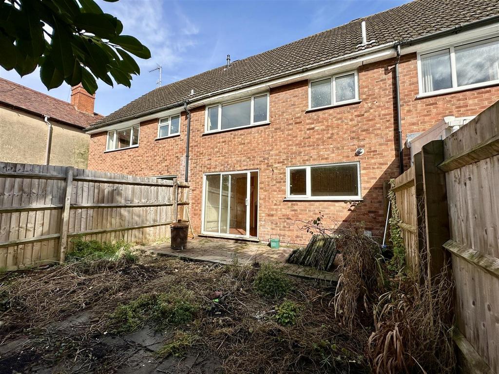 Garden to house