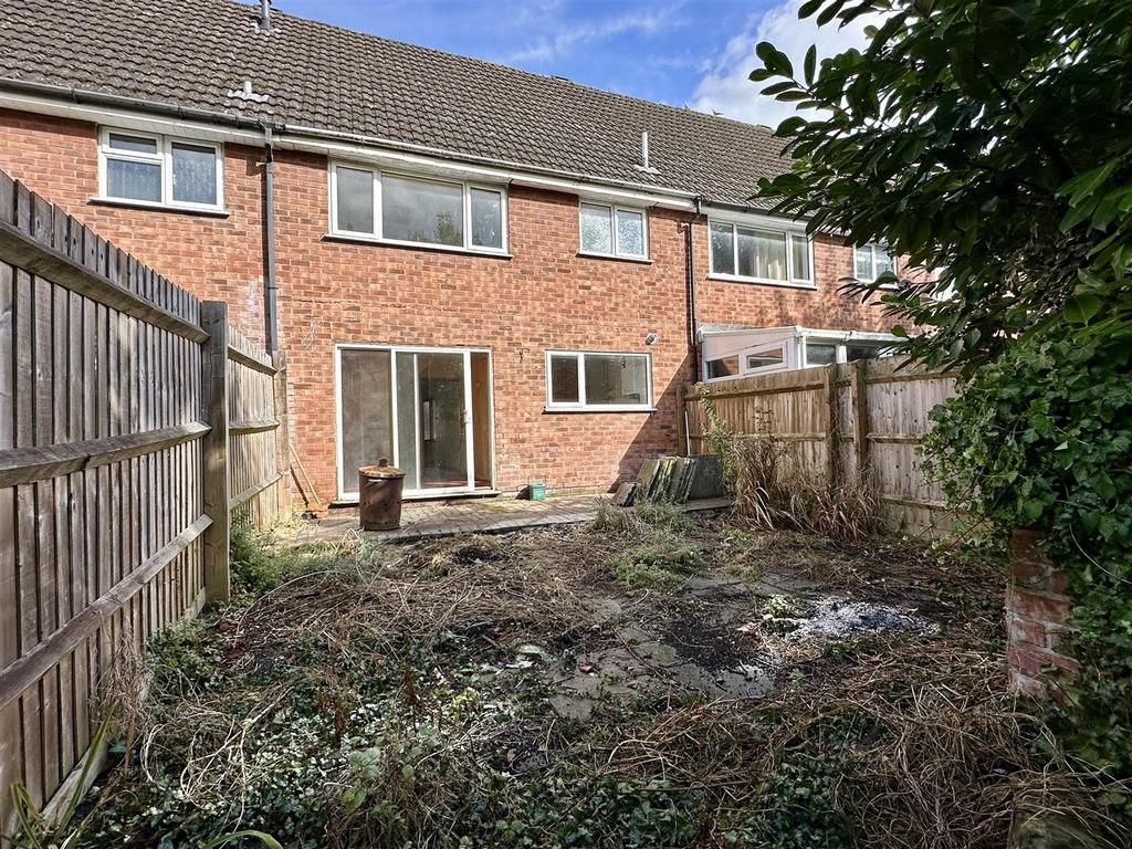 Garden to house