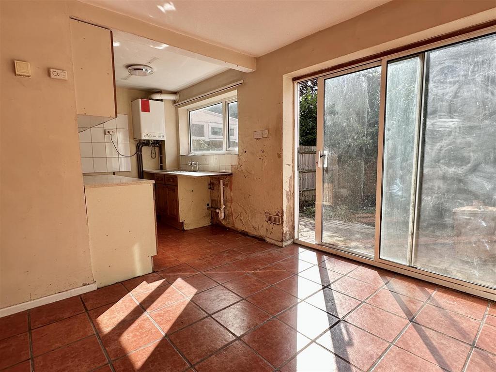 Dining kitchen