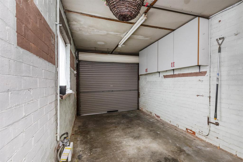 Bramleys Estate Agents - Weatherhill Crescent - Li