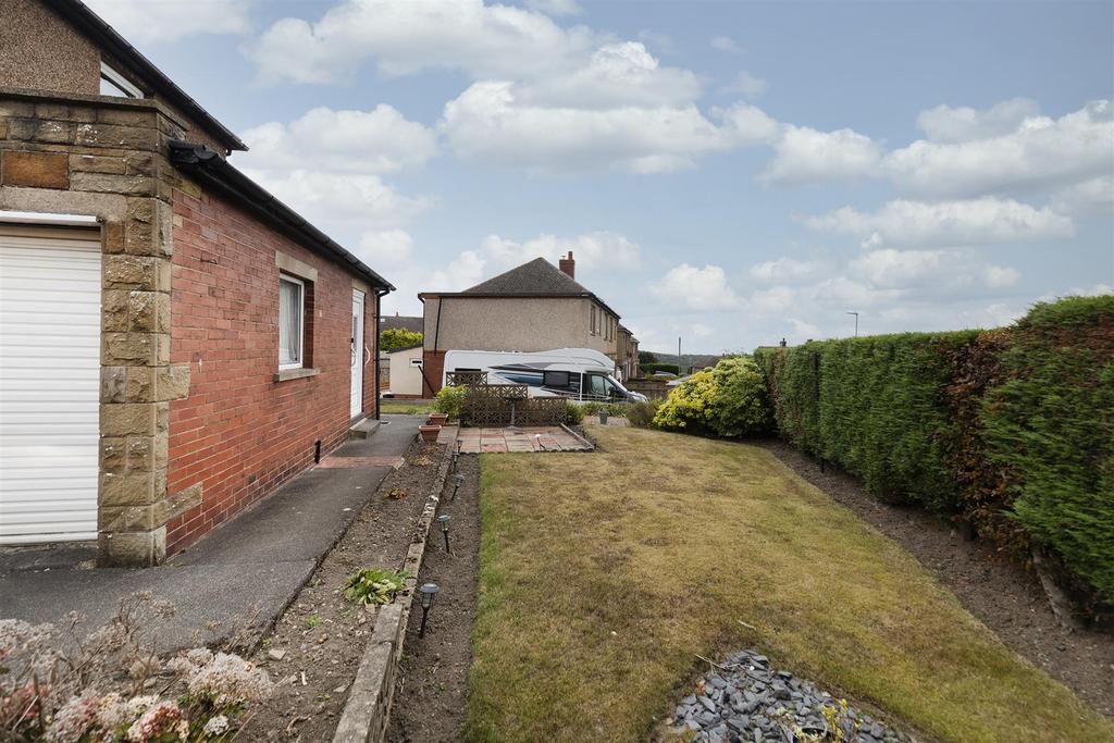 Bramleys Estate Agents - Weatherhill Crescent - Li