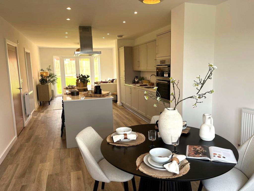 Kitchen &amp; Dining
