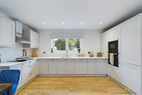 undefined, 3 Llanhaven Close, Roden