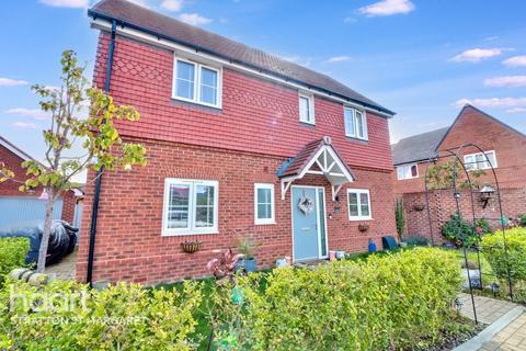 undefined, Claridge Close, Shrivenham