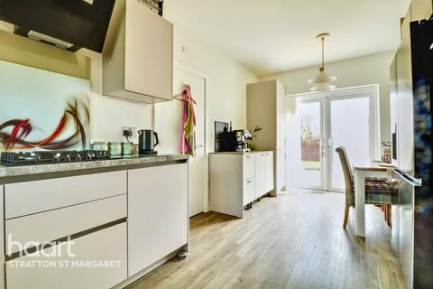 undefined, Claridge Close, Shrivenham