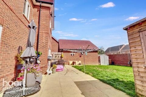 5 Claridge Close, Shrivenham, Swindon, SN6 8FY