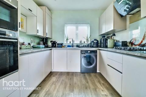 5 Claridge Close, Shrivenham, Swindon, SN6 8FY