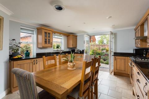 27 Lime Tree Avenue, Easingwold, York, YO61 3RT