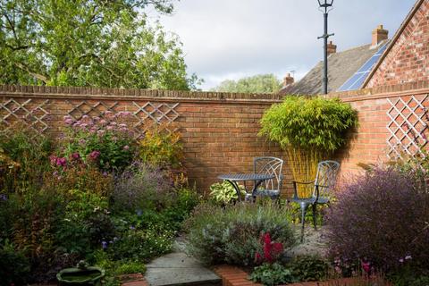 27 Lime Tree Avenue, Easingwold, York, YO61 3RT