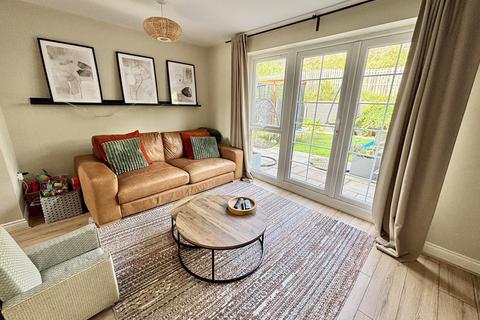 16 Clos Y Cwm, Pontardawe, Swansea, SA8 4JZ