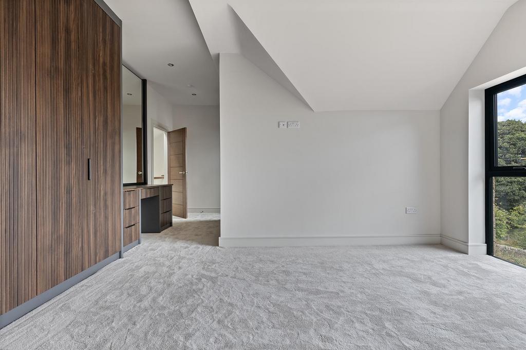 Master bedroom/wardrobes