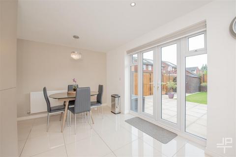10 Baines Close, Leigh, WN7 4BP