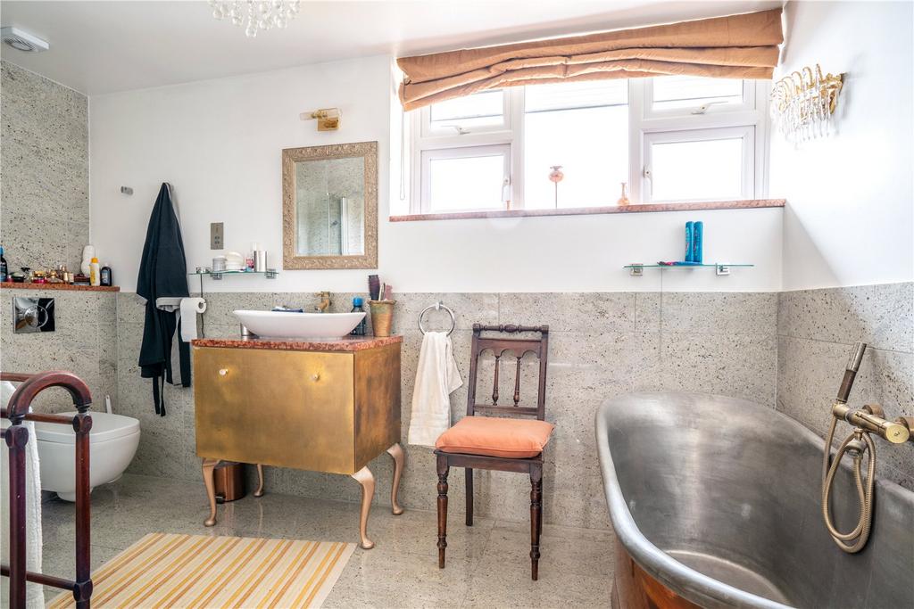 En Suite Bathroom