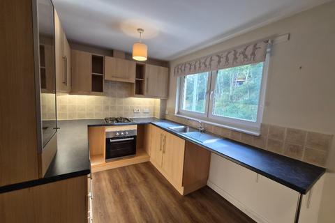 3 bedroom flat to rent, Dunsdalehaugh Square, Selkirk, Scottish Borders, TD7