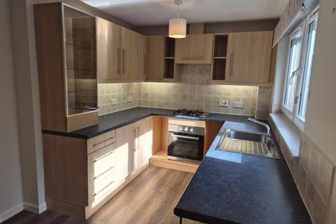 3 bedroom flat to rent, Dunsdalehaugh Square, Selkirk, Scottish Borders, TD7