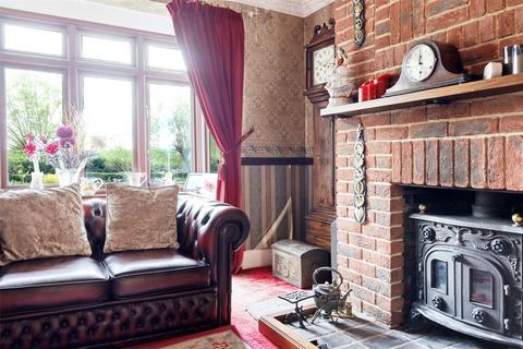 4 bedroom equestrian property for sale, East Hanningfield Road, Rettendon Common, Chelmsford, Essex, CM3