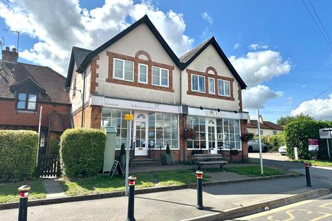 undefined, High Street, Bovingdon HP3