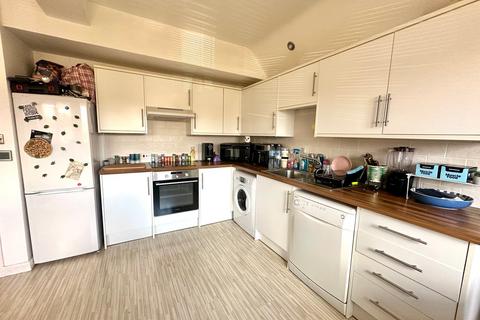 undefined, High Street, Bovingdon HP3