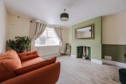 3 bedroom semi-detached house for sale, Cross Street, Crowle