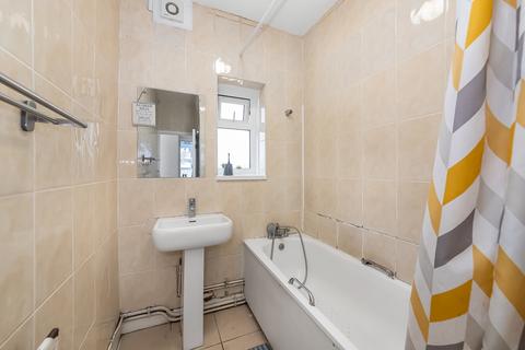 2 Fairlawn Court, London, SE7 7DR