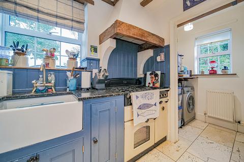 17 Chapel Knapp, Gastard, Corsham, SN13 9PS