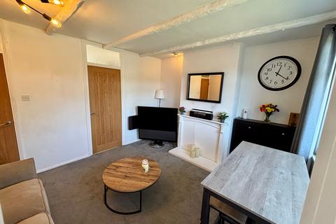 4 bedroom semi-detached house for sale, Glenister Road, Chesham, HP5