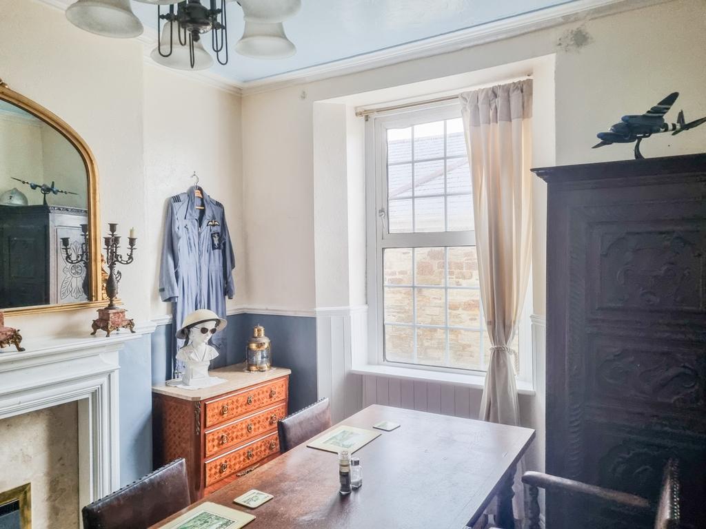 31 castle street TPS Bodmin 01208 74182