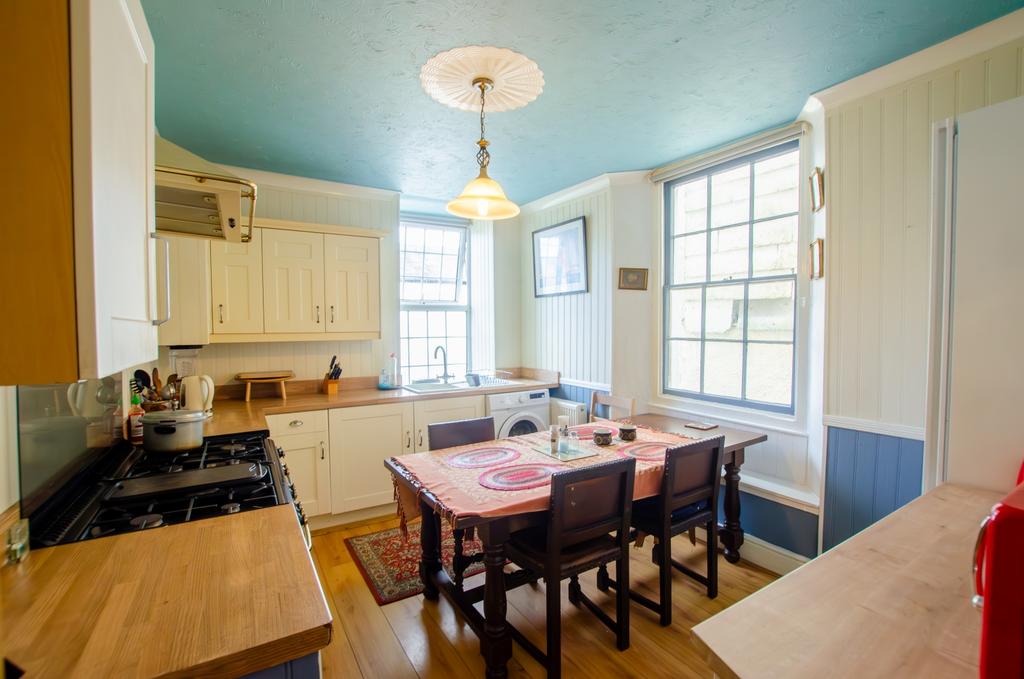 31 Castle Street TPS Bodmin 01208 74182-1