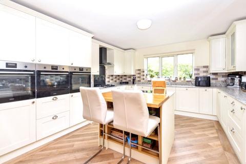 4 bedroom detached house for sale, Barnstone Vale, Wakefield, West Yorkshire